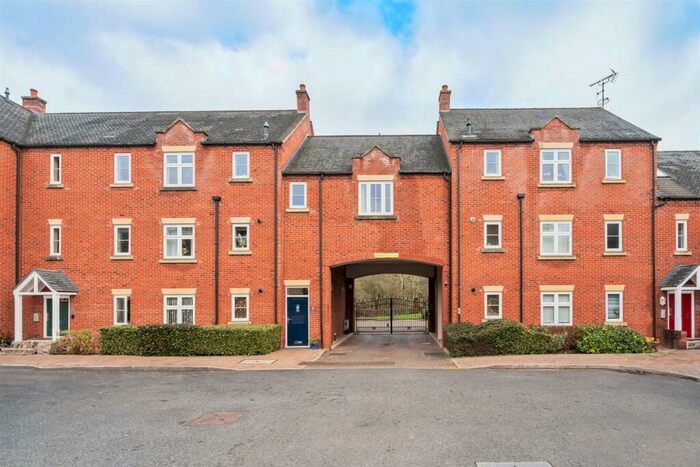1 Bedroom Coach House For Sale In William James Way, Henley-In-Arden, B95