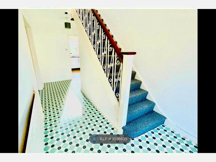 4 Bedroom Detached House To Rent In Stanley Avenue, Beckenham, BR3