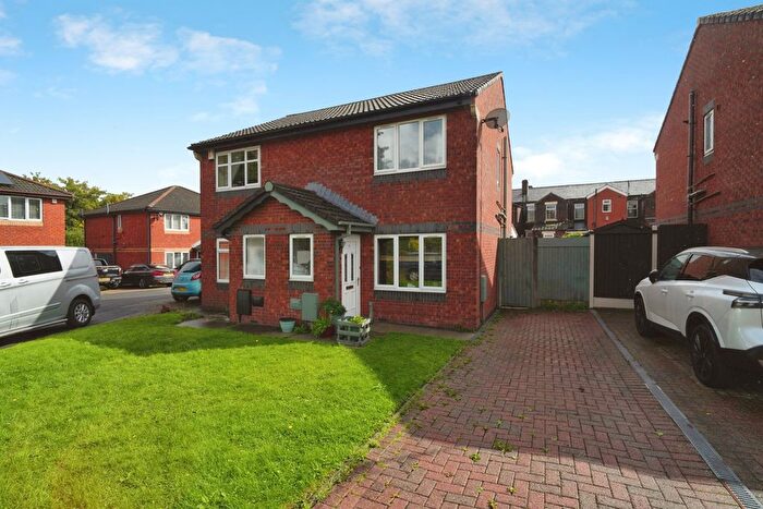 2 Bedroom Semi Detached House For Sale In Wood Edge Close, Bolton, Greater Manchester, BL3