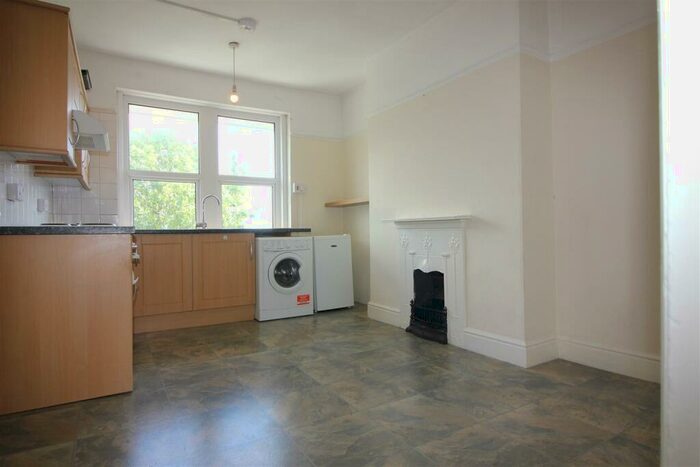 1 Bedroom Flat To Rent In First Floor Fl Coldharbour RoadRedlandBristol, AT36A