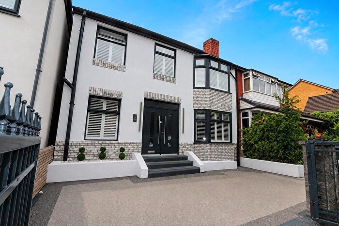4 Bedroom Semi Detached House For Sale In Stand Avenue, Whitefield, M45