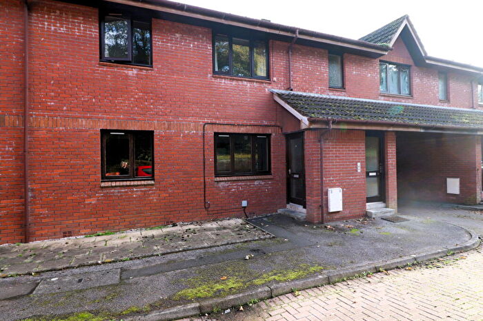 2 Bedroom Flat For Sale In Kirkpatrick Court, Dumfries, DG2