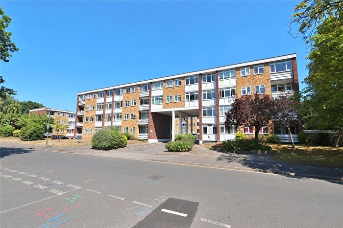 2 Bedroom Flat To Rent In Radstone Court, Woking, Surrey, GU22