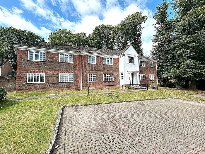 1 Bedroom Property To Rent In Hawkesworth Drive, Bagshot, GU19