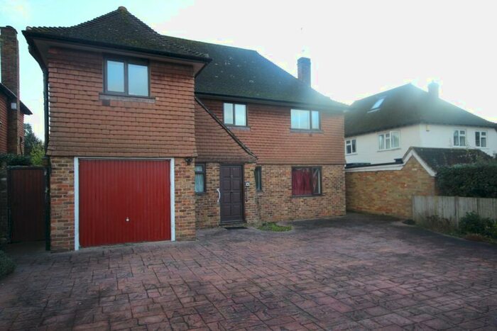 4 Bedroom Detached House To Rent In Mayflower Way, Farnham Common, Slough, SL2