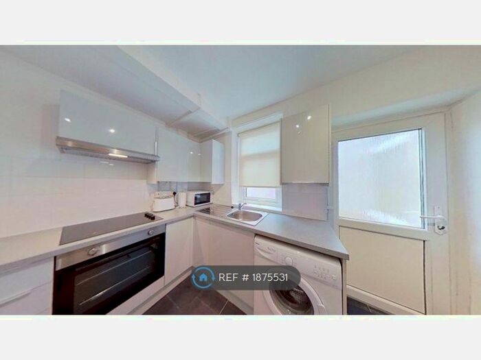 4 Bedroom Terraced House To Rent In Queen Street, Pontypridd, CF37