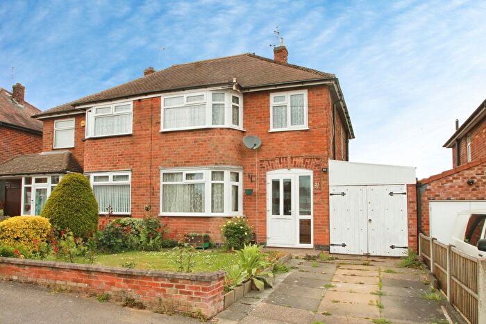 3 Bedroom Semi Detached House For Sale In Fernhurst Road, Leicester, Leicestershire, LE3