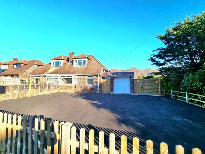 4 Bedroom Bungalow To Rent In Redlands Lane, Fareham, PO14