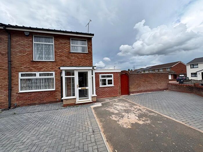 3 Bedroom House To Rent In Doncaster Way, Birmingham, B36