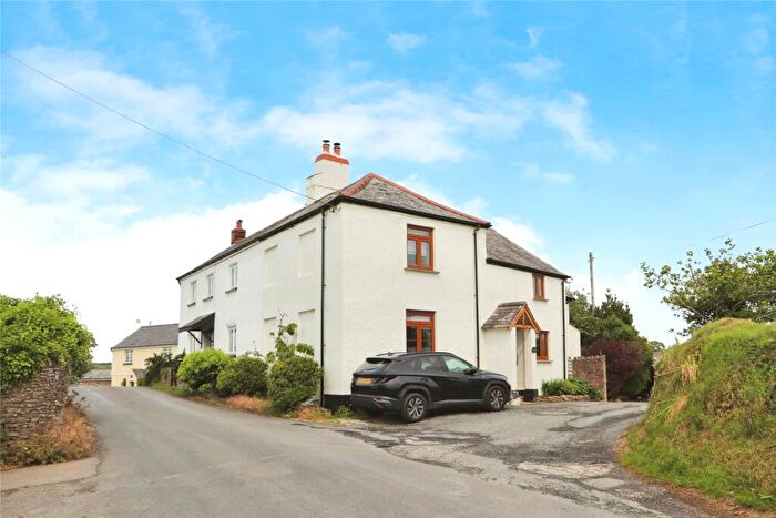 3 Bedroom Semi-Detached House For Sale In Bideford, Devon, EX39