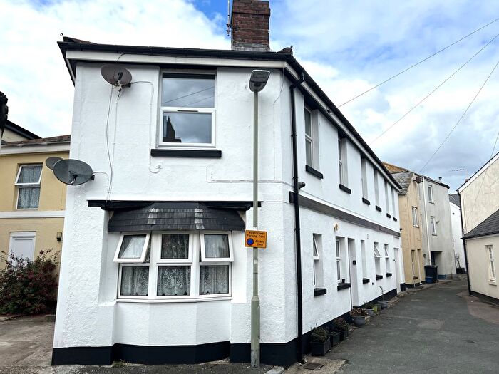 2 Bedroom Flat To Rent In Pound Lane, Teignmouth, Devon, TQ14