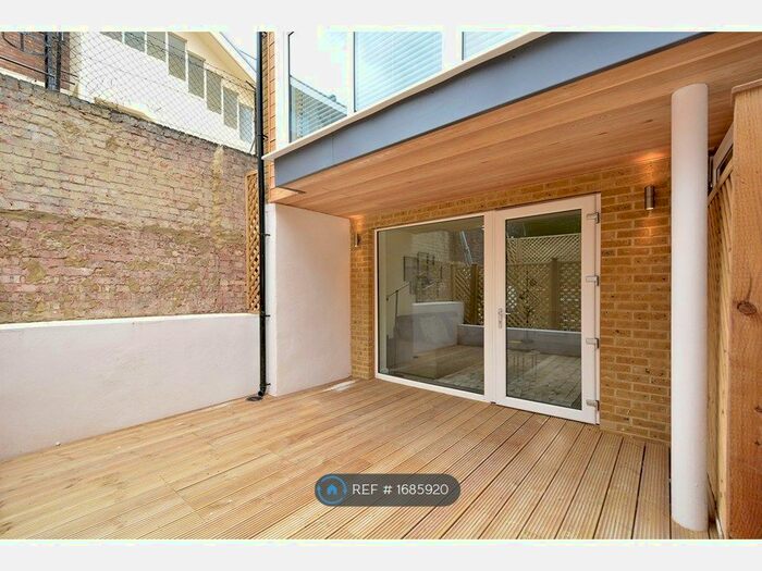 2 Bedroom Flat To Rent In Wendon Street, London, E3