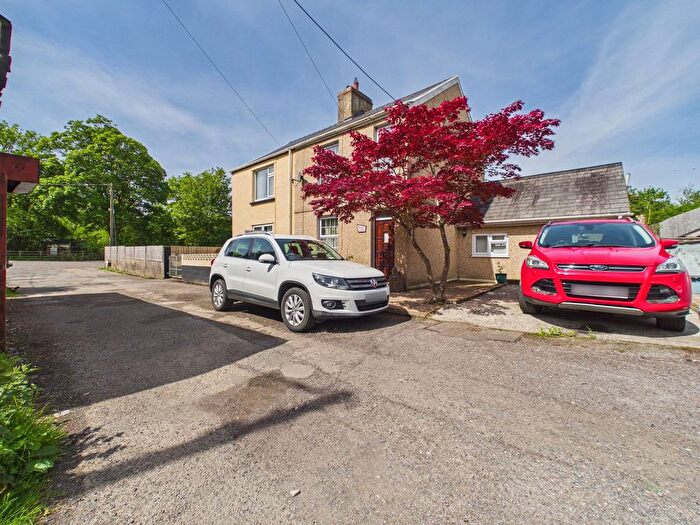 2 Bedroom Semi-Detached House For Sale In Mechanics Square, Scwrfa, NP22