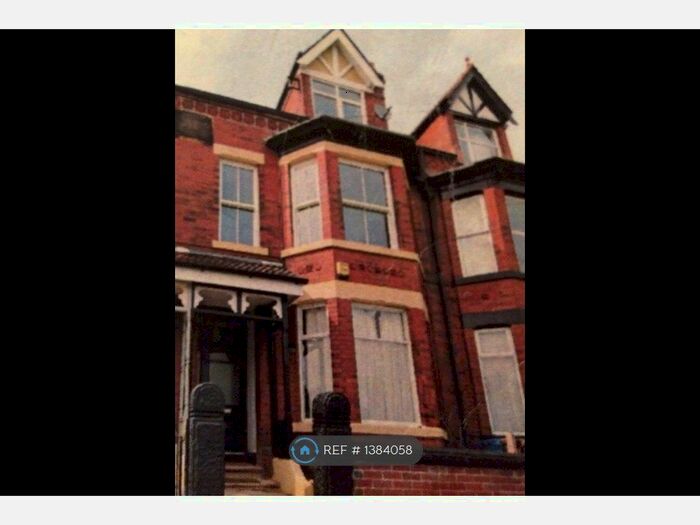 3 Bedroom Flat To Rent In Heaton Chapel, Stockport, SK4