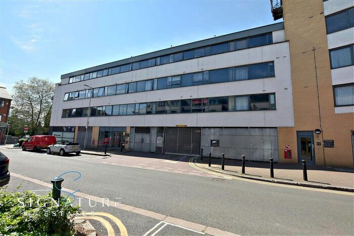 2 Bedroom Flat To Rent In Lord Street, Watford, WD17