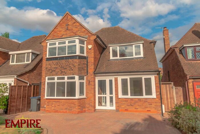 4 Bedroom Detached House To Rent In Eachelhurst Road, Sutton Coldfield, B76