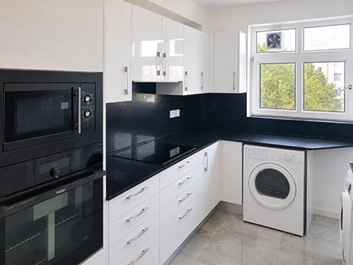 3 Bedroom Flat For Sale In Grisedale, Cumberland Market, NW1