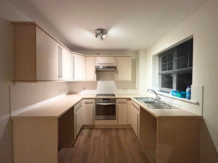 2 Bedroom Flat To Rent In Ash Drive, Northfiled, B31