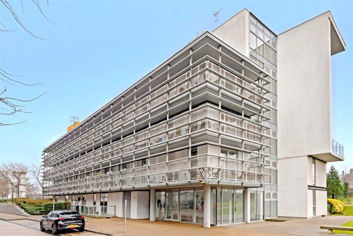 2 Bedroom Apartment To Rent In Fyfe House, New River Village, Hornsey, N8