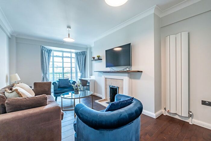 3 Bedroom Flat To Rent In Gloucester Place, London, NW1