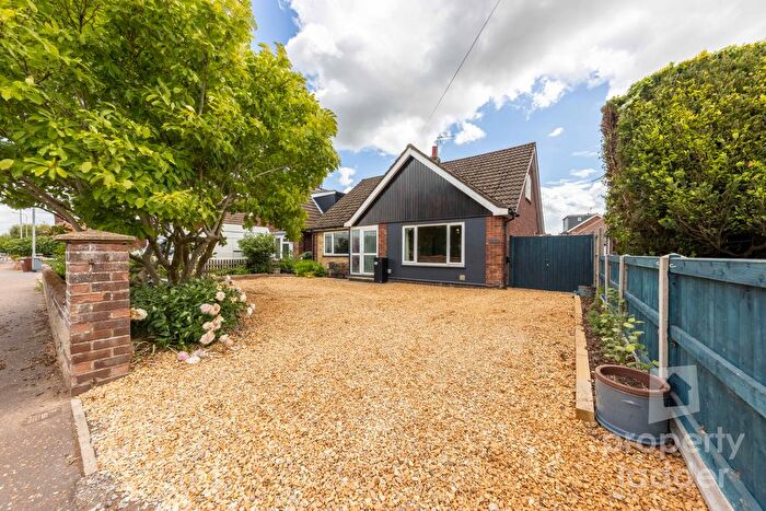 4 Bedroom Detached House For Sale In Wroxham Road, Norwich, NR7