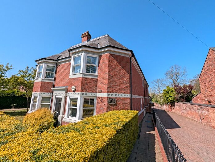 2 Bedroom Flat For Sale In Shipston Road, Stratford-Upon-Avon, CV37