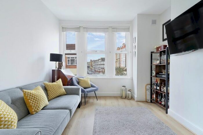 1 Bedroom Flat To Rent In Bruce Road, Mitcham, CR4