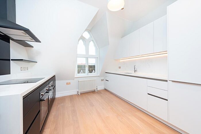 3 Bedroom Apartment To Rent In Alfred Street, Oxford, OX1
