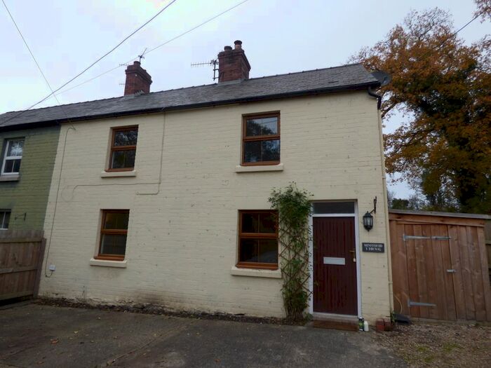 3 Bedroom Semi-Detached House To Rent In Llansantffraid, SY22