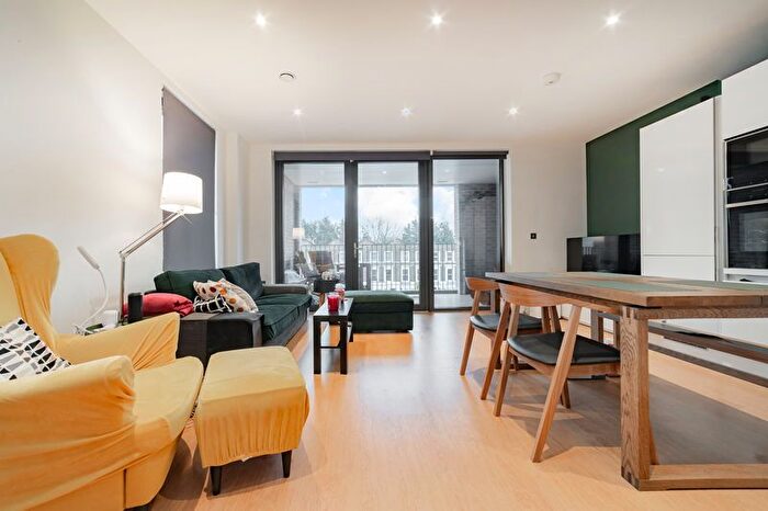 2 Bedroom Flat For Sale In Hansel Rd, London, NW6