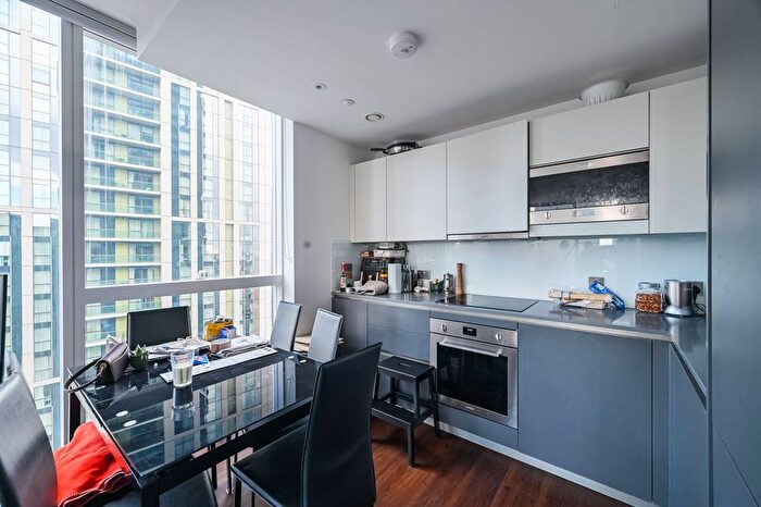 2 Bedroom Flat For Sale In Maine Tower, Docklands, London, E14