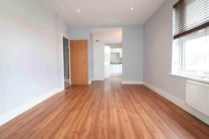 2 Bedroom Flat To Rent In Selby Road, London, SE20