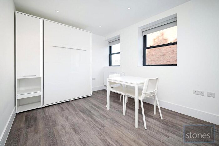 Apartment To Rent In Wolsey Mews, London, NW5