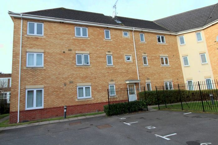 2 Bedroom Flat To Rent In Hutton Close, Leagrave, Luton, LU4