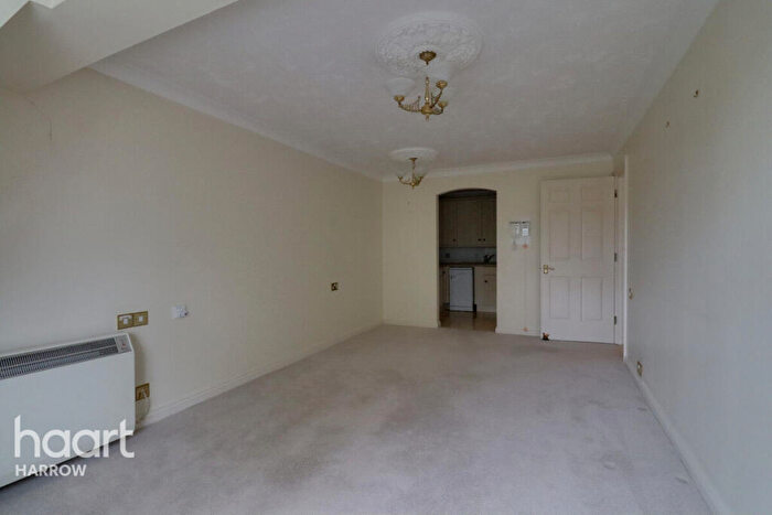 1 Bedroom Retirement Property For Sale In Uxbridge Road, Pinner, HA5