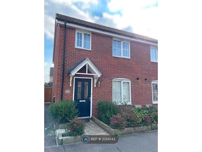 3 Bedroom Semi-Detached House To Rent In Colossus Way, Norwich, NR5