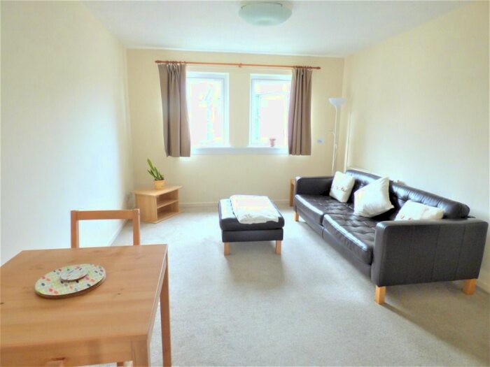 2 Bedroom Flat To Rent In Boat Green, Canonmills, Edinburgh, EH3