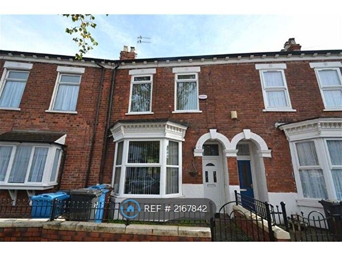 3 Bedroom Terraced House To Rent In De La Pole Avenue, Hull, HU3