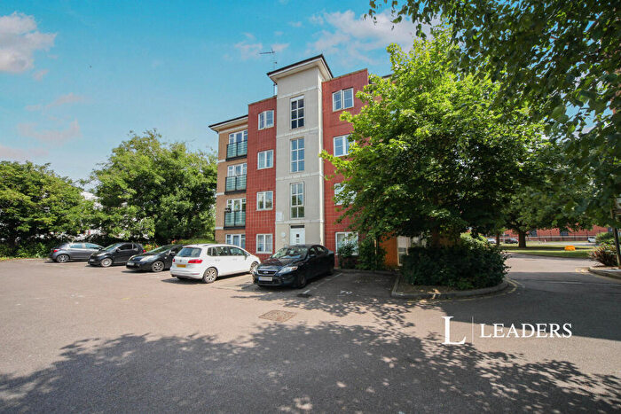 2 Bedroom Flat To Rent In The Parklands Court Drive -, LU5