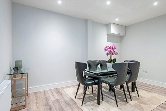 3 Bedroom Flat To Rent In Maida Vale, London, W9
