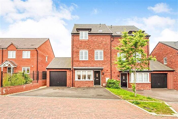 4 Bedroom Semi-Detached House To Rent In Bedroom Semi Detached House In Watercress Rise, Biddenham, Bedford, MK40