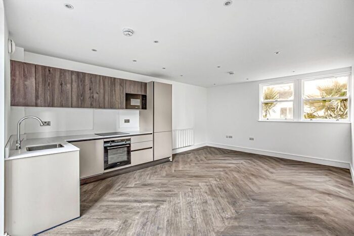 2 Bedroom Flat For Sale In Square Rigger Row, London, SW11