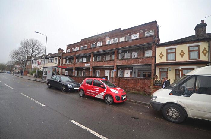 3 Bedroom Apartment To Rent In Wellington Mansions, Church Road, E10