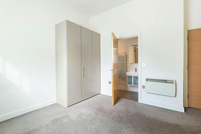 1 Bedroom Flat To Rent In Fulham Road, London, SW10