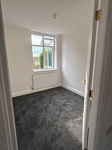 4 Bedroom Semi Detached House To Rent In Luton, LU3