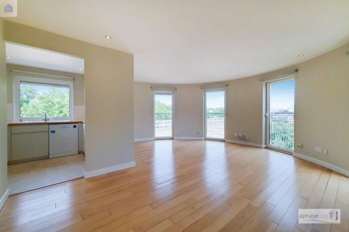 2 Bedroom Apartment To Rent In Rogers Court, Premiere Place, E14