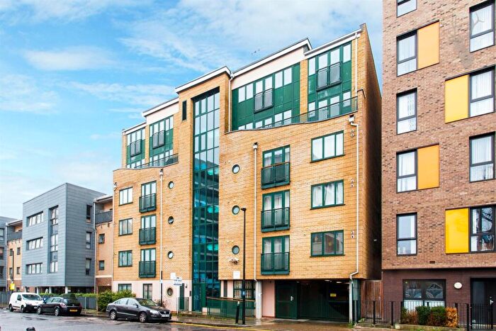 2 Bedroom Apartment To Rent In Stainsby Road, Poplar, E14