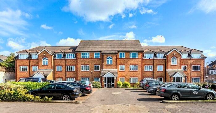 2 Bedroom Flat To Rent In Gillards Mews, Walthamtow, London, E17
