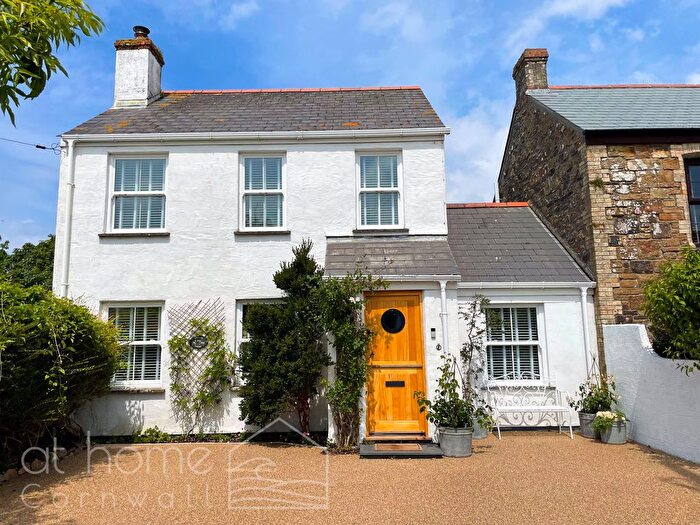 2 Bedroom Link Detached House For Sale In Holywell Road, Cubert, Newquay, TR8