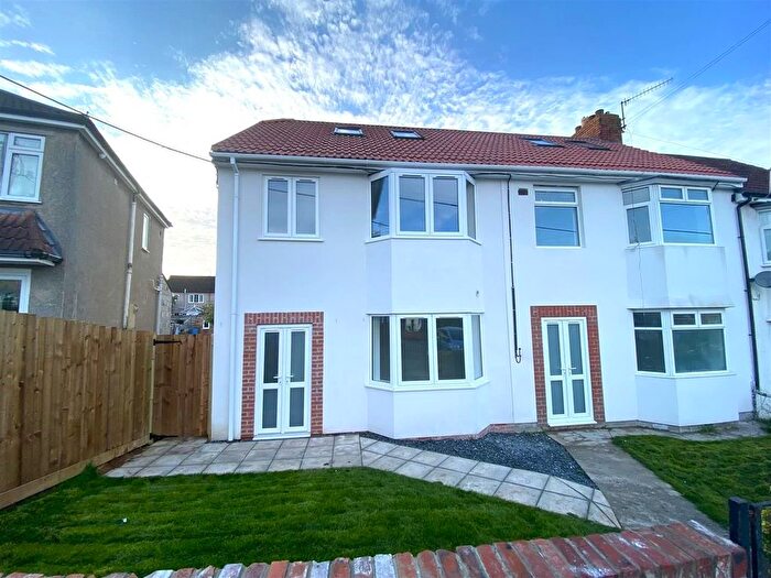 3 Bedroom Maisonette To Rent In Alma Road, Kingswood, Bristol, BS15